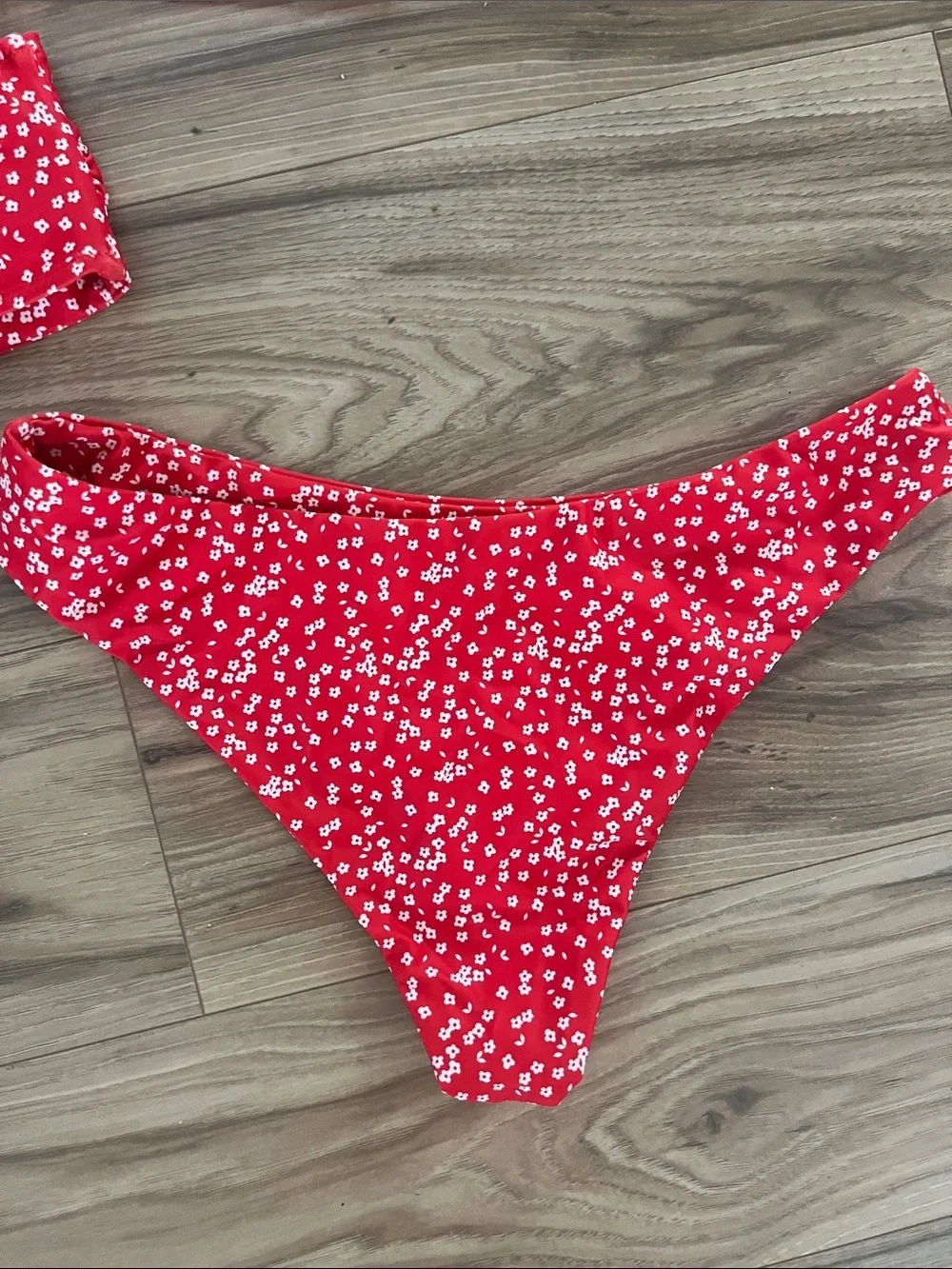 SHEIN chic red